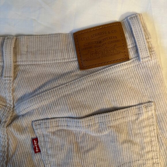 Levis 70's High Rise Flare Corduroy Jeans - Picture 8 of 10